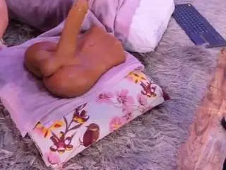 Lara-giraldo  live sex cam