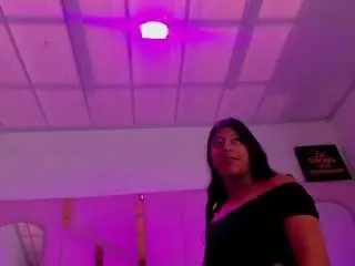 Vanelin18  live sex cam