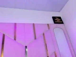 Vanelin18  live sex cam