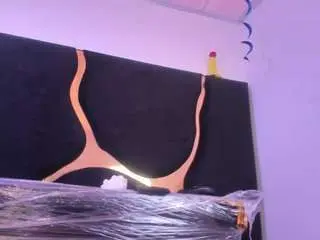 Vanelin18  live sex cam