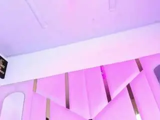 Vanelin18  live sex cam