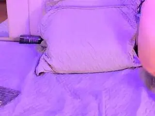 Elizabethadams1  live sex cam
