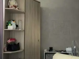 Glendatrotty  live sex cam