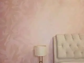 Loriurie  live sex cam