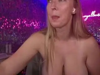 Lucyallen4201  live sex cam