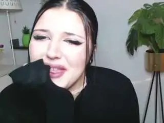 Miafun22  live sex cam