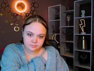 Mirginia-lovely  live sex cam