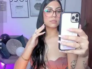 Dafne-hills  live sex cam