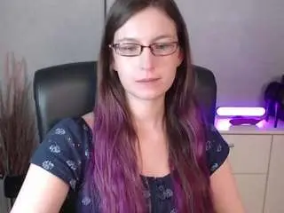 Emmatease94  live sex cam