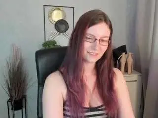 Emmatease94  live sex cam