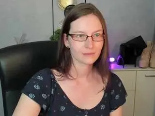 Emmatease94  live sex cam