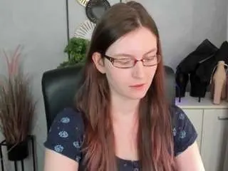 Emmatease94  live sex cam