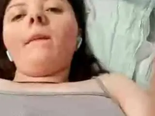 Lucianakuffel  live sex cam