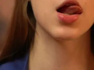 Rowenagossett  live sex cam