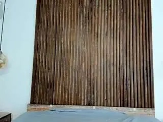 Yayisvega  live sex cam