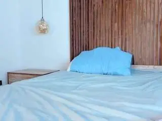 Yayisvega  live sex cam