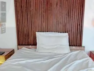 Yayisvega  live sex cam