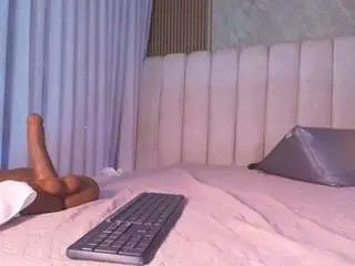 Celeste-moonxx  live sex cam