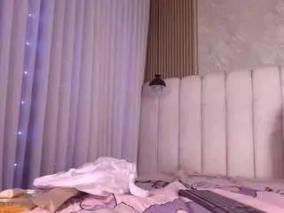 Celeste-moonxx  live sex cam