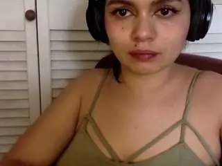 Jerlenemonie  live sex cam