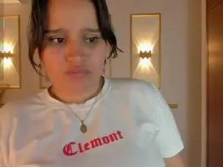 Nathaly-22  live sex cam