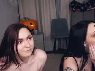 Vonniejungers  live sex cam