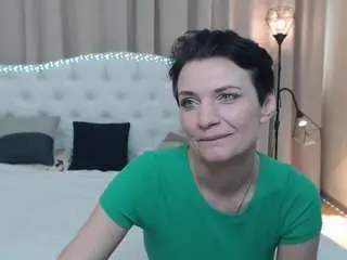 Avasaturnian  live sex cam