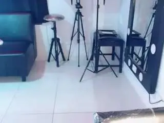 Bigassxxx1  live sex cam