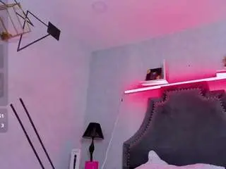 Dalaymoore  live sex cam