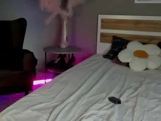 Valerifoxy  live sex cam