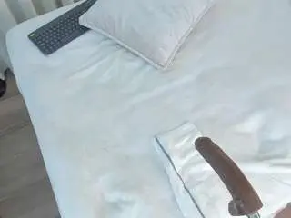 Angie-roses  live sex cam