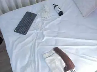 Angie-roses  live sex cam