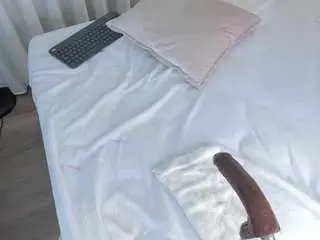 Angie-roses  live sex cam