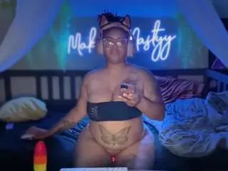 Nastyylondon  live sex cam