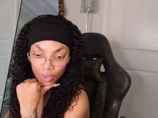 Butterflybooty  live sex cam