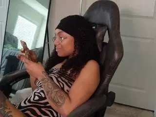 Butterflybooty  live sex cam