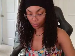 Butterflybooty  live sex cam
