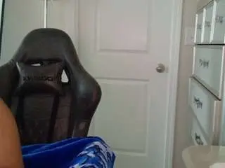 Butterflybooty  live sex cam