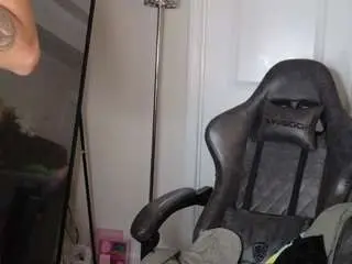 Butterflybooty  live sex cam
