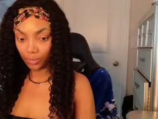 Butterflybooty  live sex cam