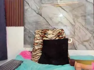 Hannaa32  live sex cam