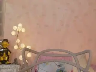 Petitelittleebonyy  live sex cam