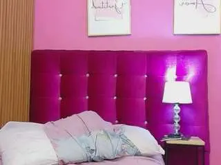 Petitelittleebonyy  live sex cam