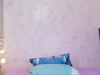 Petitelittleebonyy  live sex cam