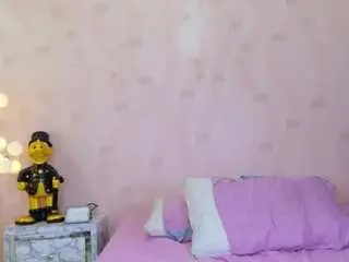 Petitelittleebonyy  live sex cam
