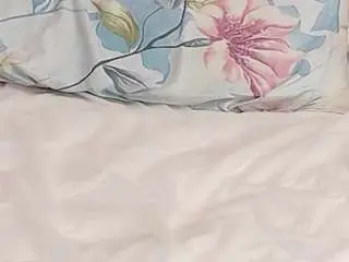 Petitelittleebonyy  live sex cam