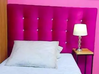 Petitelittleebonyy  live sex cam