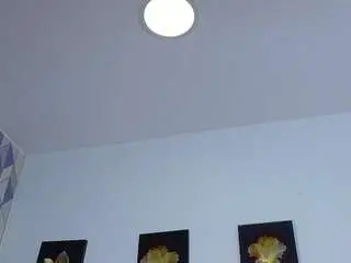 Petitelittleebonyy  live sex cam