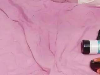 Petitelittleebonyy  live sex cam