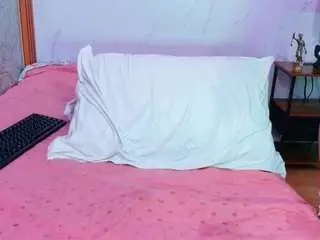 Petitelittleebonyy  live sex cam